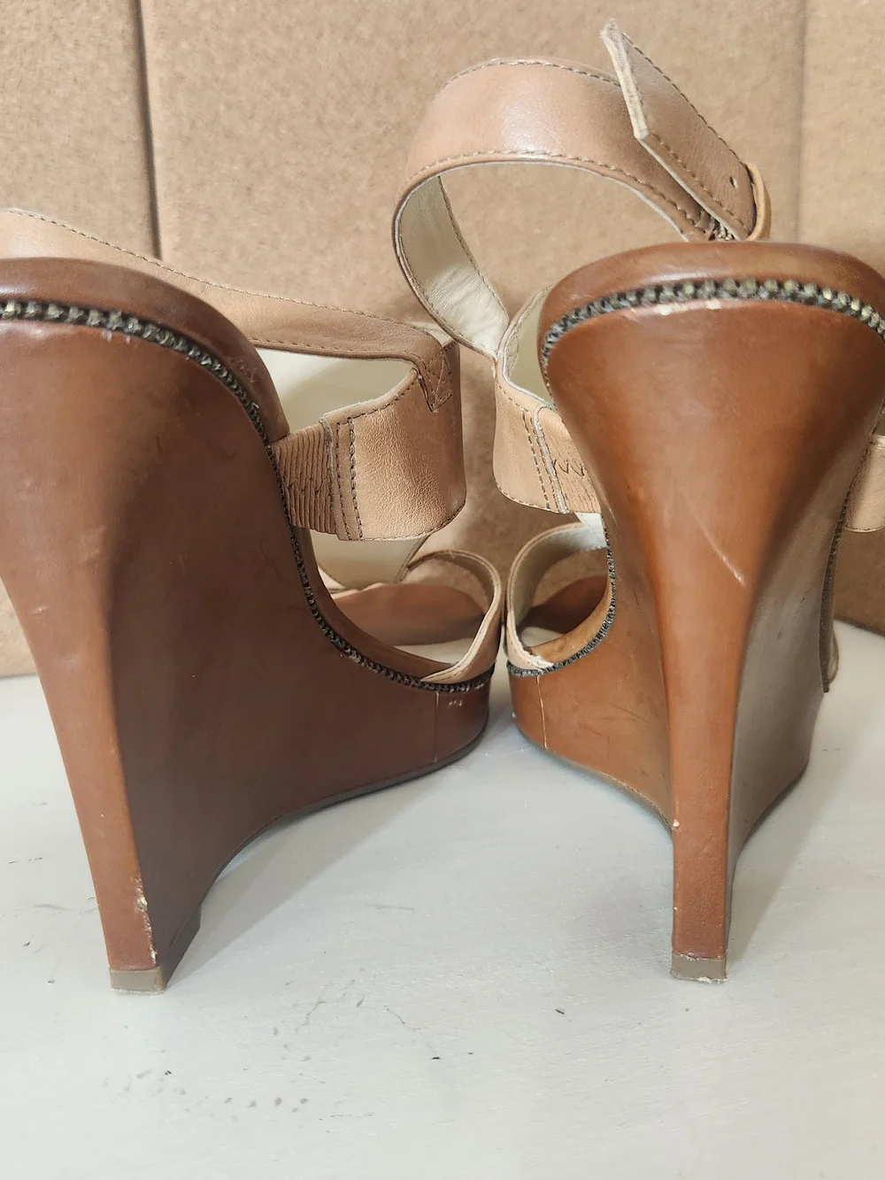 GUESS Tan Leather Slingback Wedge Sandals Womens 9M